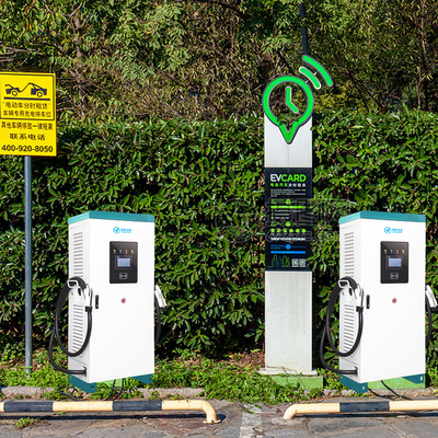 LCD Ekranlı Çift Şarj Tabancalı Hızlı DC 60kw EV Şarj Cihazı